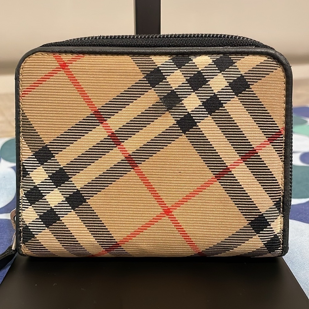 Burberry Beige and Black Plaid Zippy Wallet - Picture 2 of 12